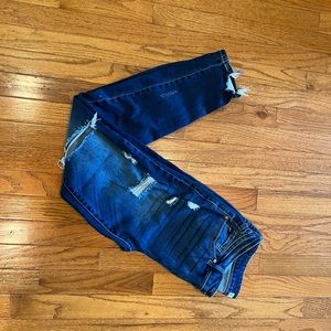 Distressed KanCan Jeans (11/29) 👖